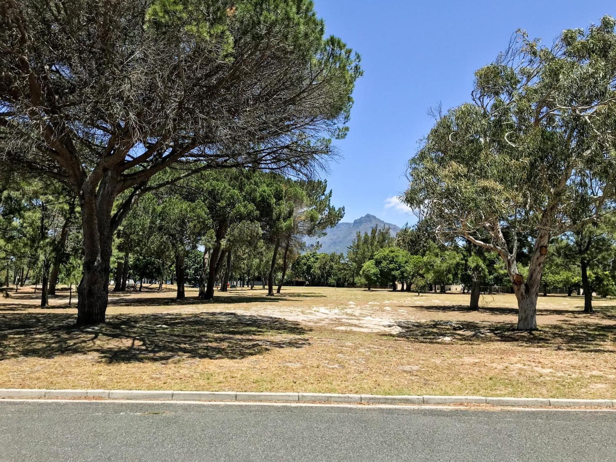 Howards End Manor 3* Cape Town