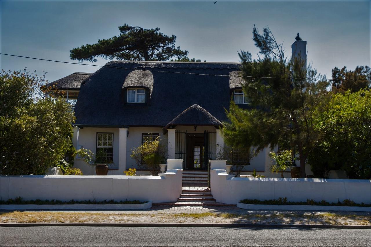 Howards End Manor Bed & Breakfast