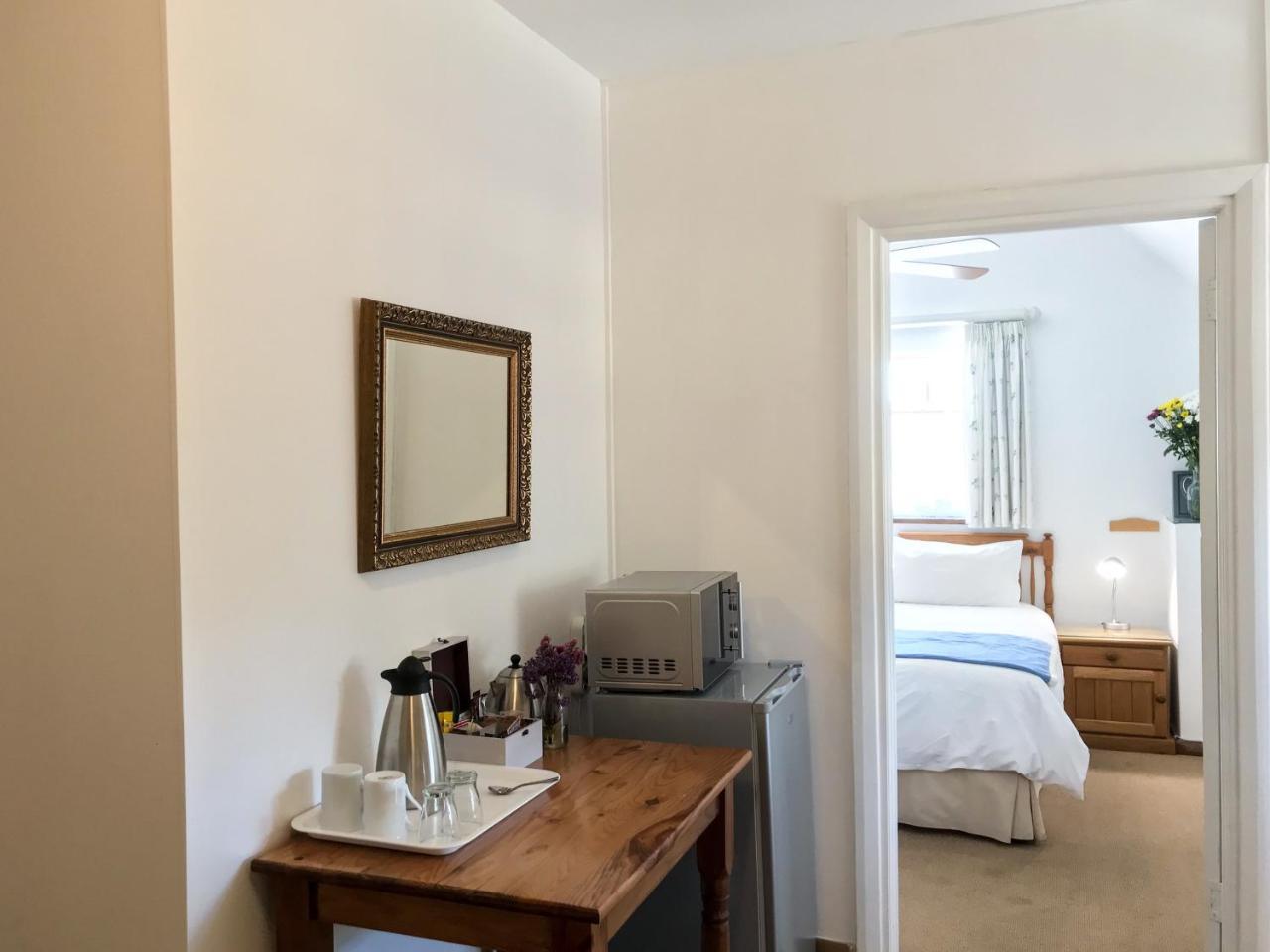 Howards End Manor 3* Cape Town